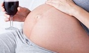 Embarazo: los riesgos de tomar alcohol, aún en forma moderada