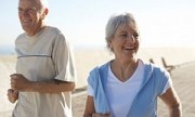 Caminar a paso ligero puede mejorar los síntomas del Parkinson